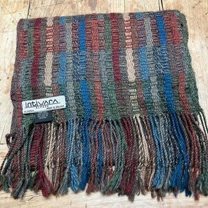 Vintage Intiwara 100 % Alpaca Scarf
Made in Bolivia
Very Soft!